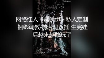 八月新流出女偷拍客潜入游泳场更衣洗漱室近距离偷拍美女洗澡换泳衣