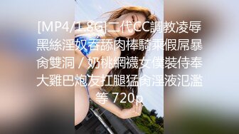 偷拍灰色连衣短裙长发戴口罩的大学妹子