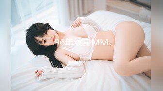 [MP4/ 1.07G]&nbsp;&nbsp;女神悦月的微笑约土豪玩户外车震 最后摘套直接内射